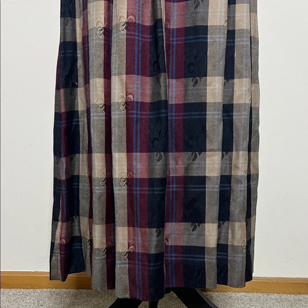 🗝️📞📠👵📜✒️Very Vintage Women’s Plaid Midi Skirt in Navy, Beige & Burgundy